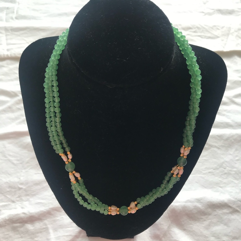 Jade green beaded necklace & matching bracelet